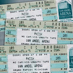 11-11-1998 Van Andel Arena, Grand Rapids, MI (cover)